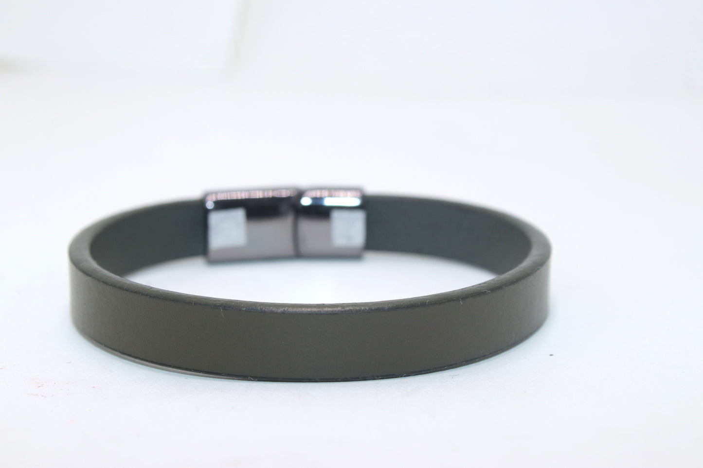 Minimal Leather Bracelet