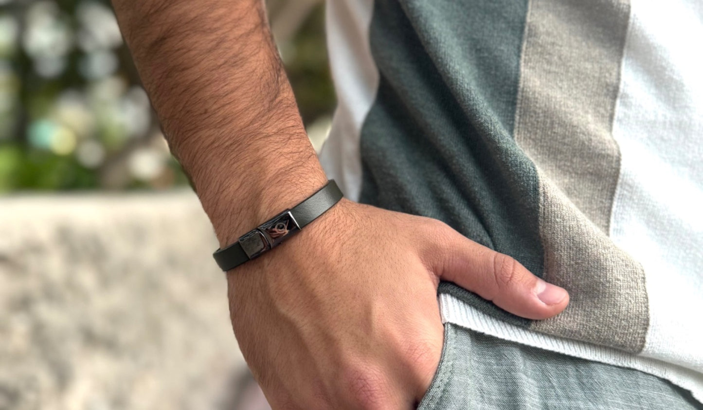 The Qarax Leather Bracelet